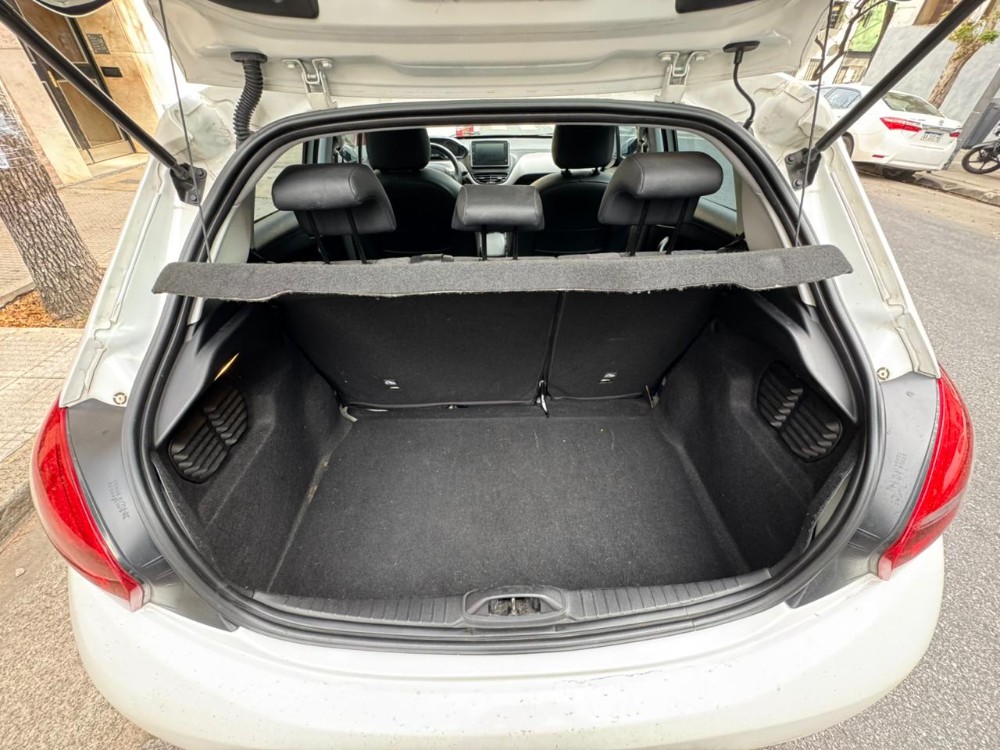 Peugeot 208 Feline — foto 13